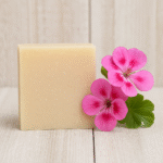 savon à l'huile essentielle de géranium